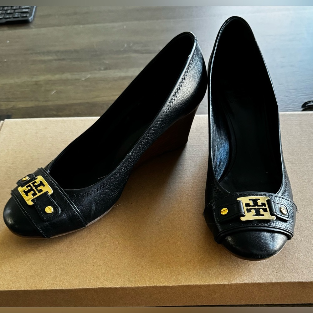 Tory Burch Black Heels with Gold Logo - Size 8.5